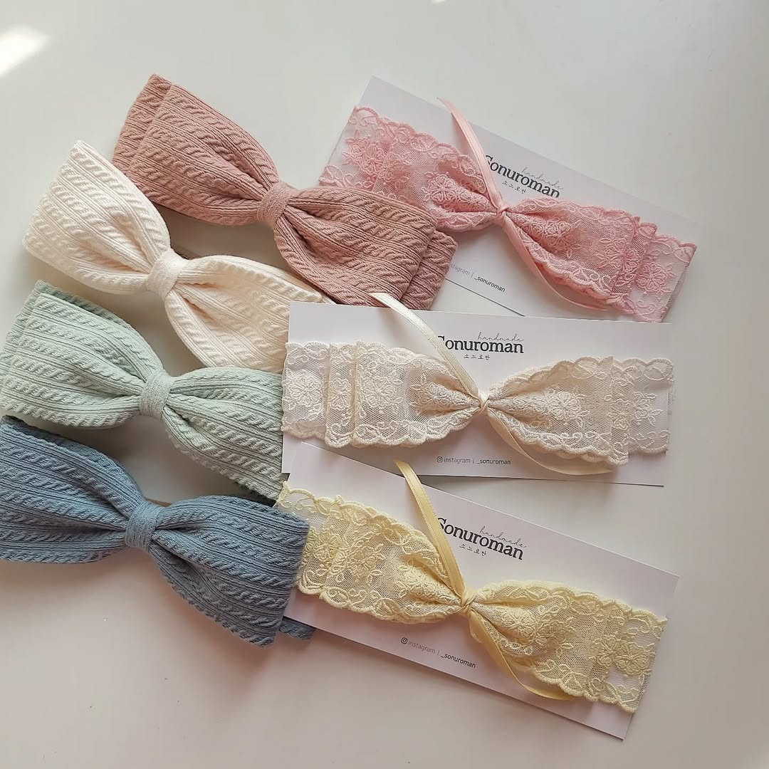 ็พ่ฒจ) ๐๐๐๐๐๐๐๐ โฟ Twisted Big Ribbon Hairband (43cm)