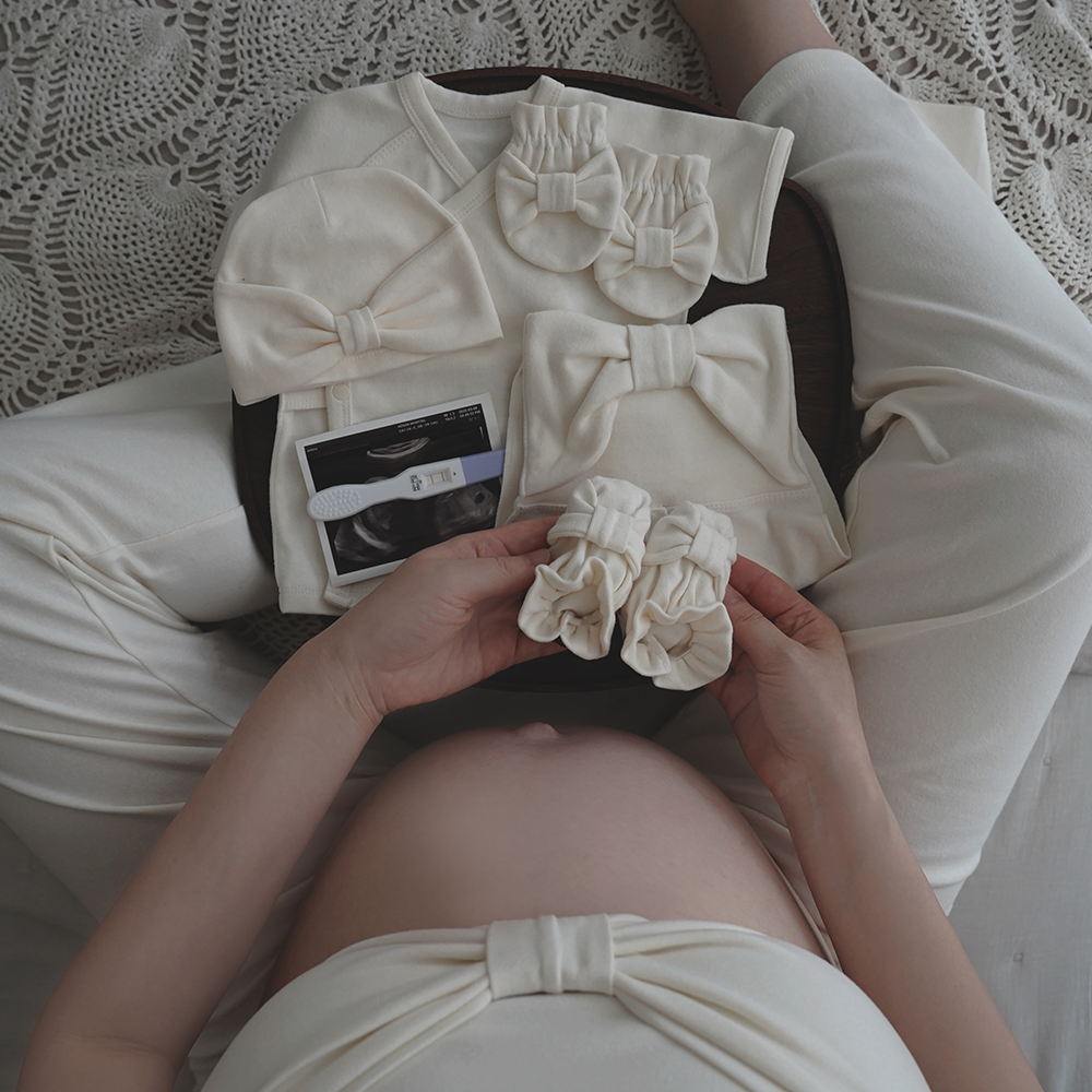 Preorder) Peekaboo Newborn Ribbon Foot Wrap