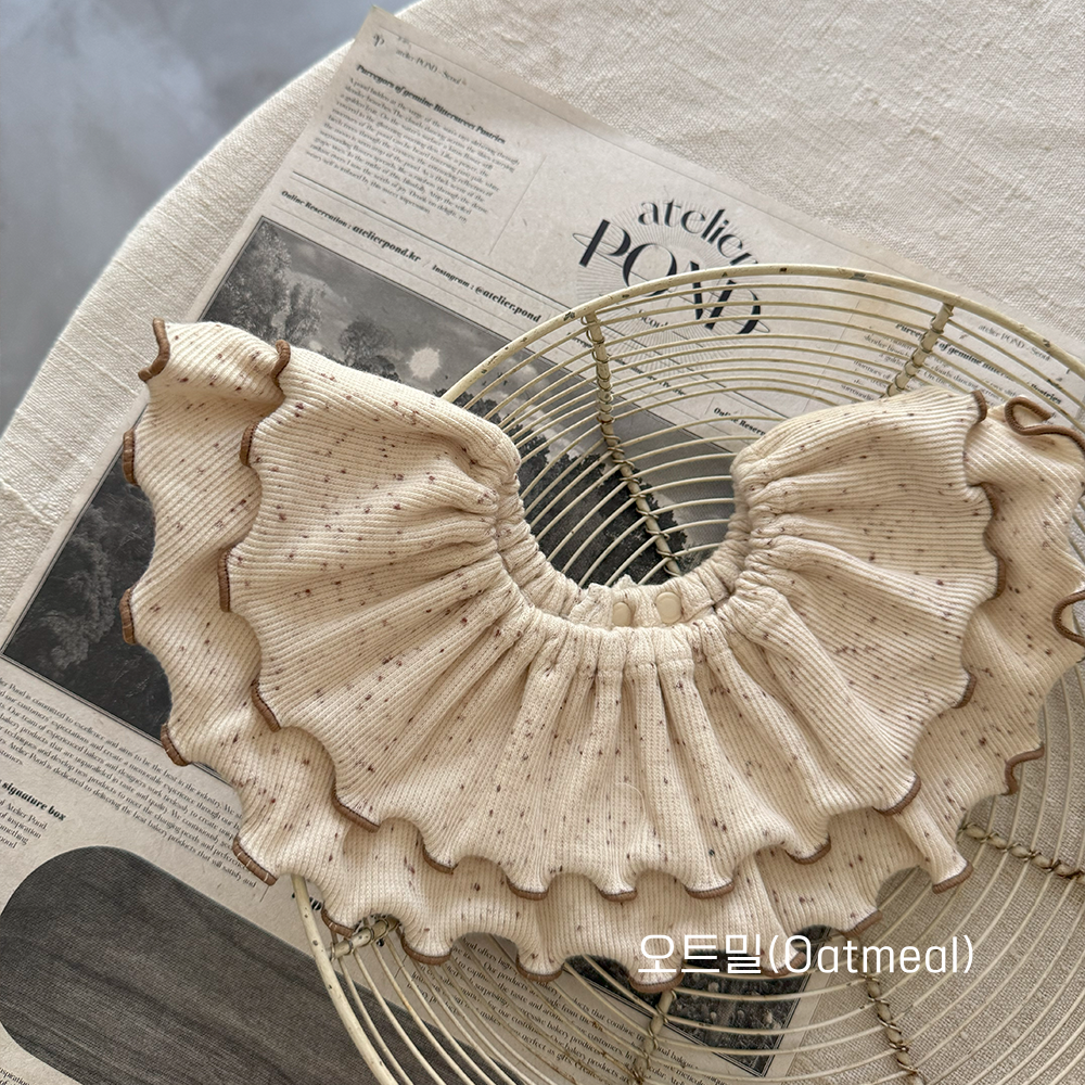 Preorder) Peekaboo Nep Frill Bib