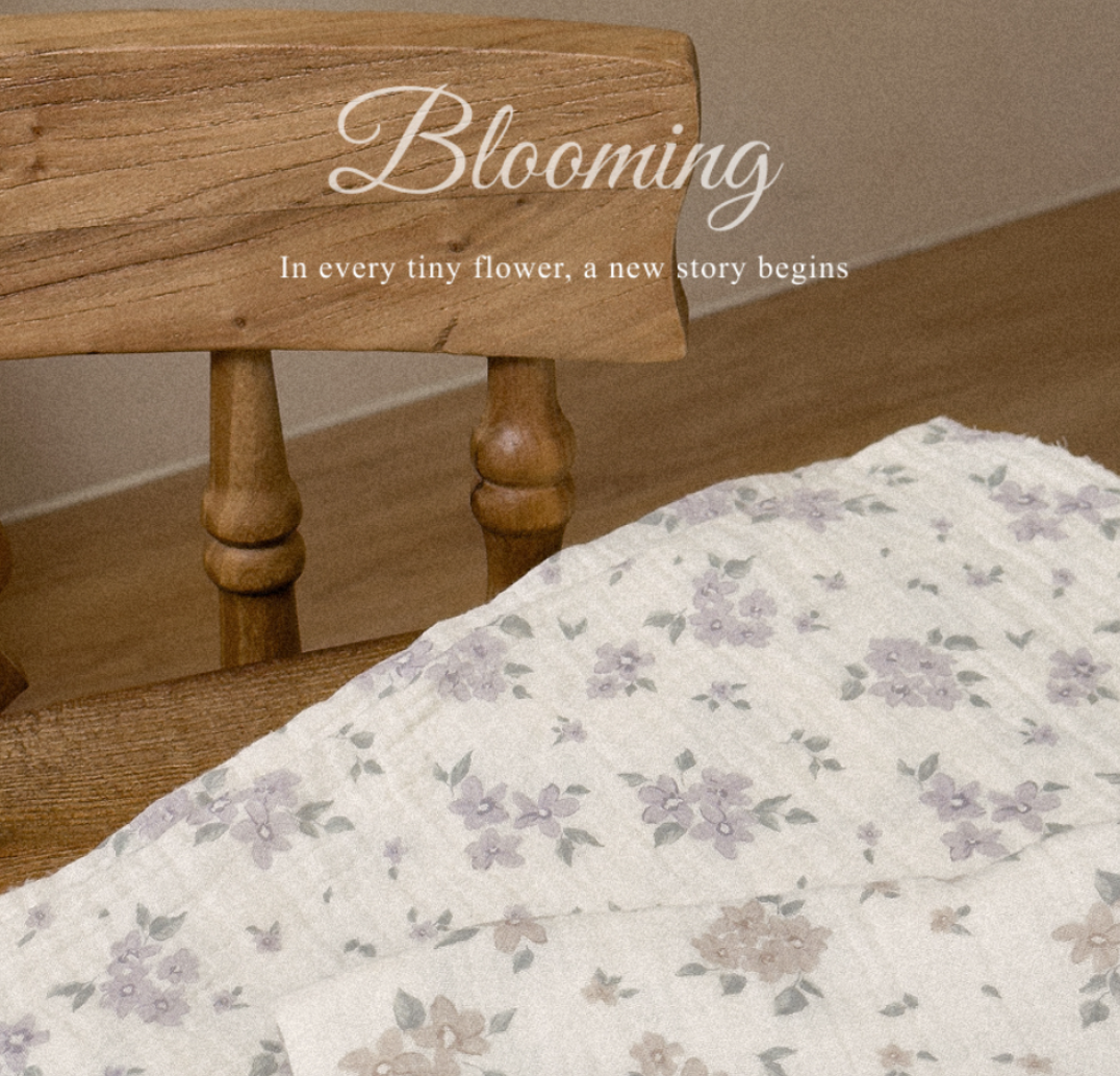 Preorder) Peekaboo Blooming Bib