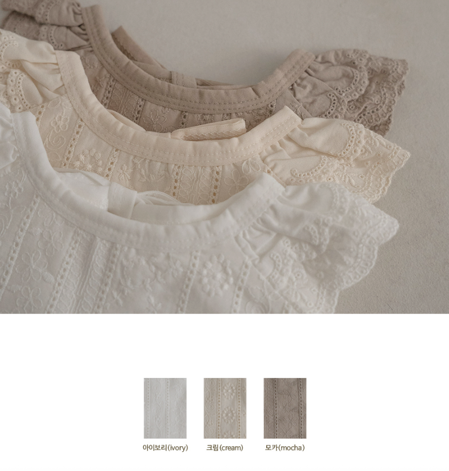 Preorder) Peekaboo Lily Bib