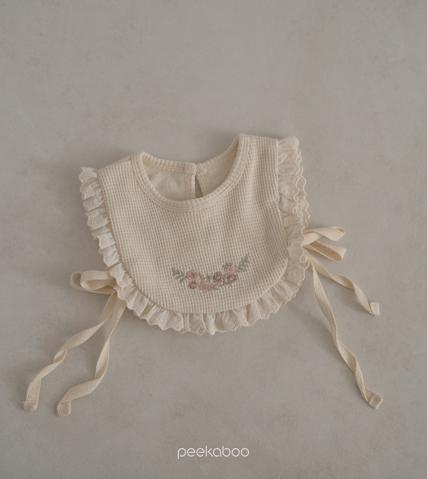 Preorder) Peekaboo Very Bib