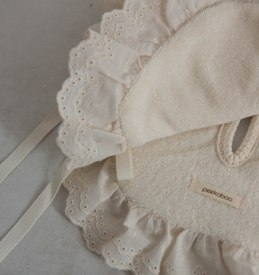 Preorder) Peekaboo Cookie Bib