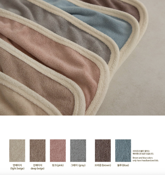 Preorder) Peekaboo Tori Bib