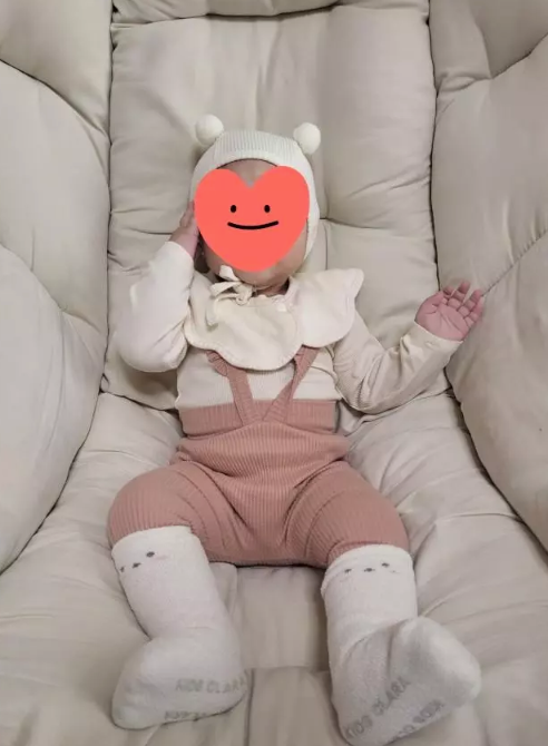 Preorder) Peekaboo Lala Baby Leggings