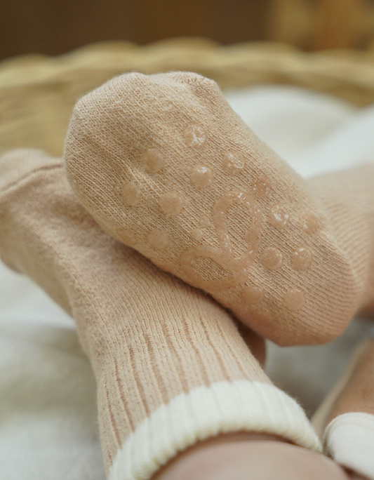 Preorder) Peekaboo Daisy Socks