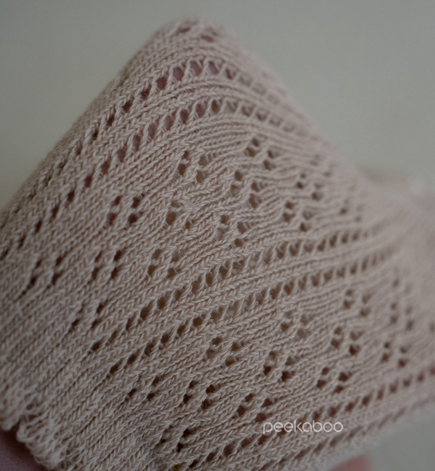 Preorder) Peekaboo Flower Knee Socks