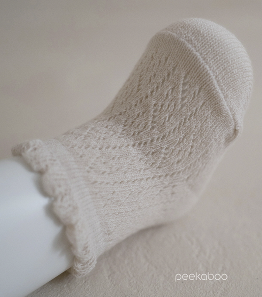 Preorder) Peekaboo Monds Socks