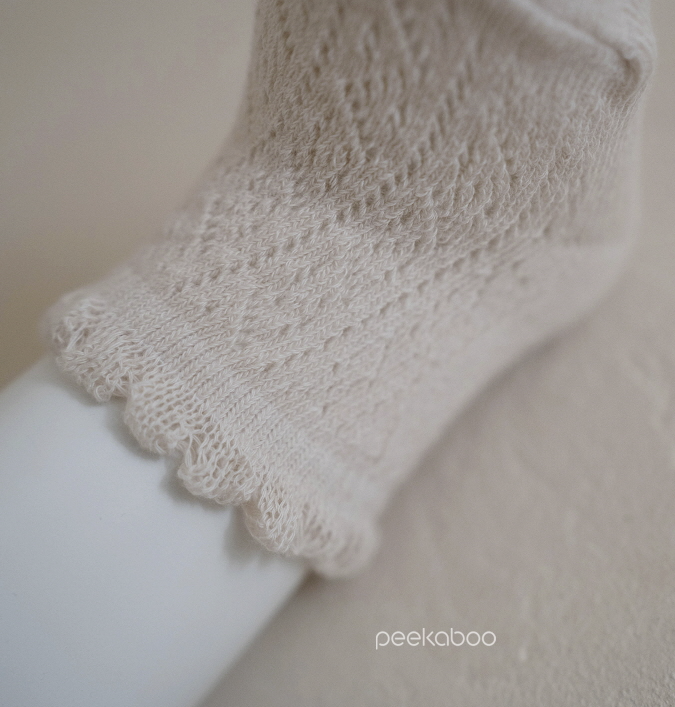 Preorder) Peekaboo Monds Socks