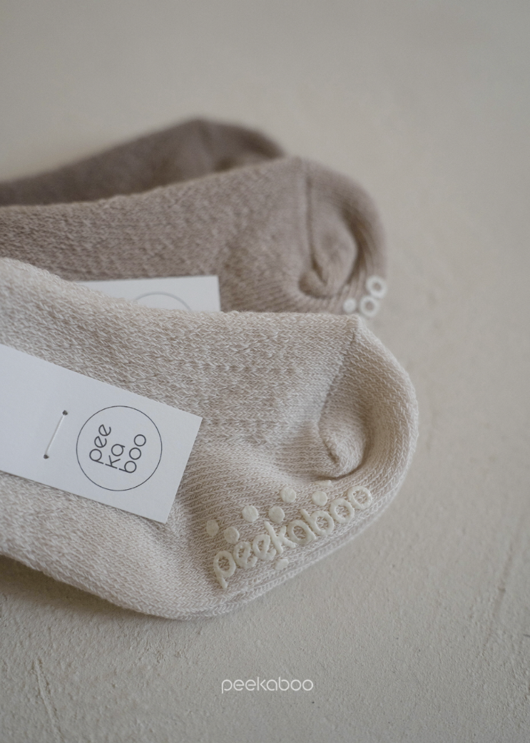 Preorder) Peekaboo Monds Socks