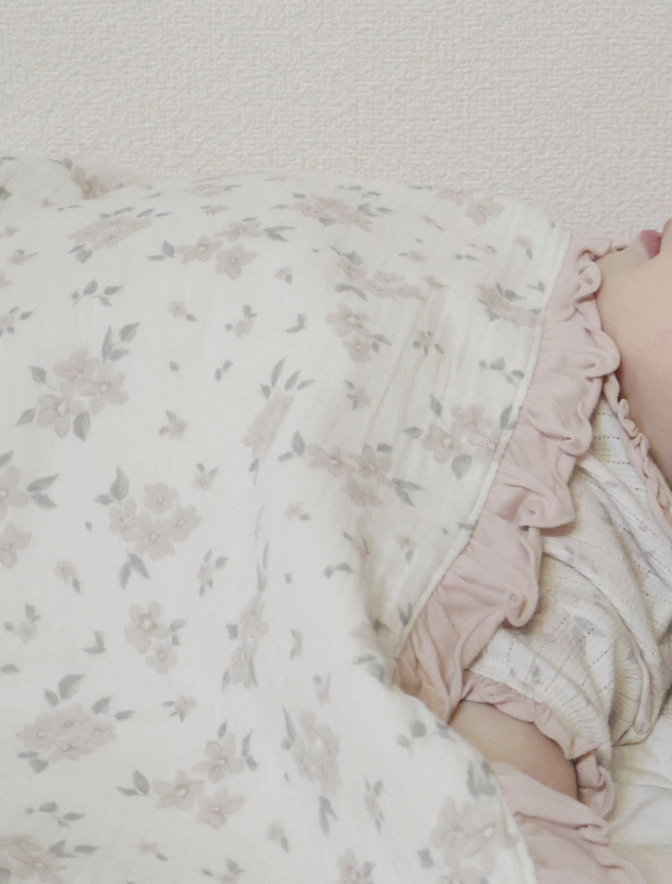 Preorder) Peekaboo / AS Blossom Frill Blanket