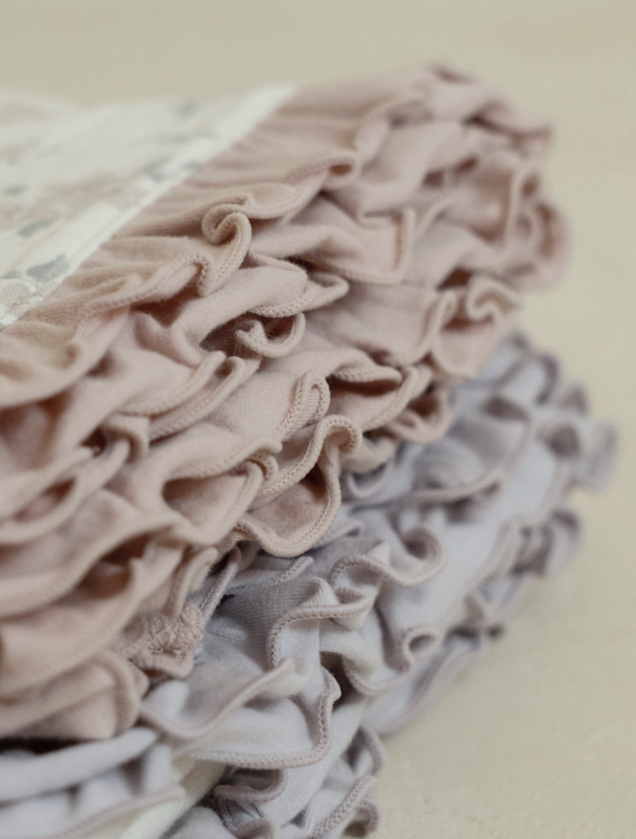 Preorder) Peekaboo / AS Blossom Frill Blanket
