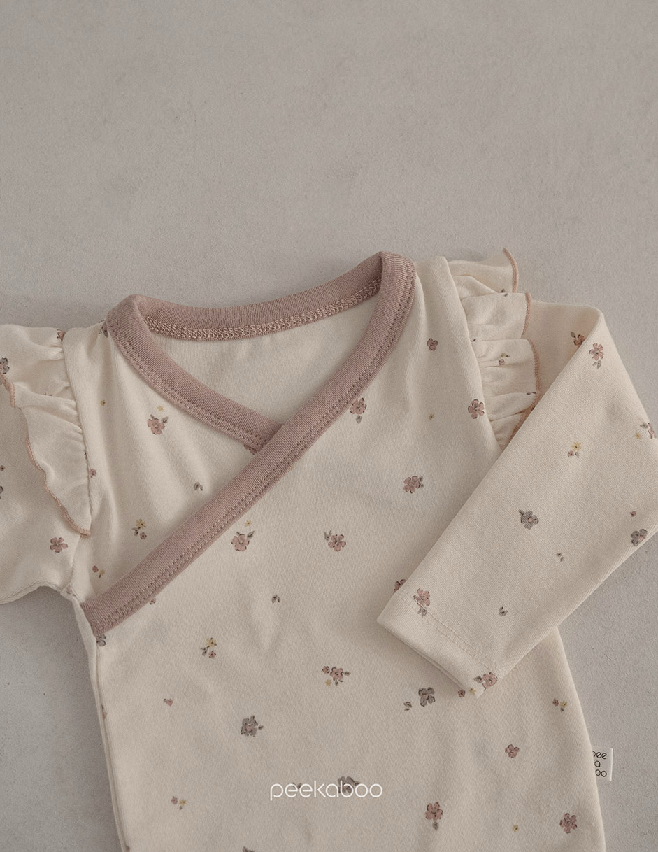 Preorder) Peekaboo / AS Clara Suit Set