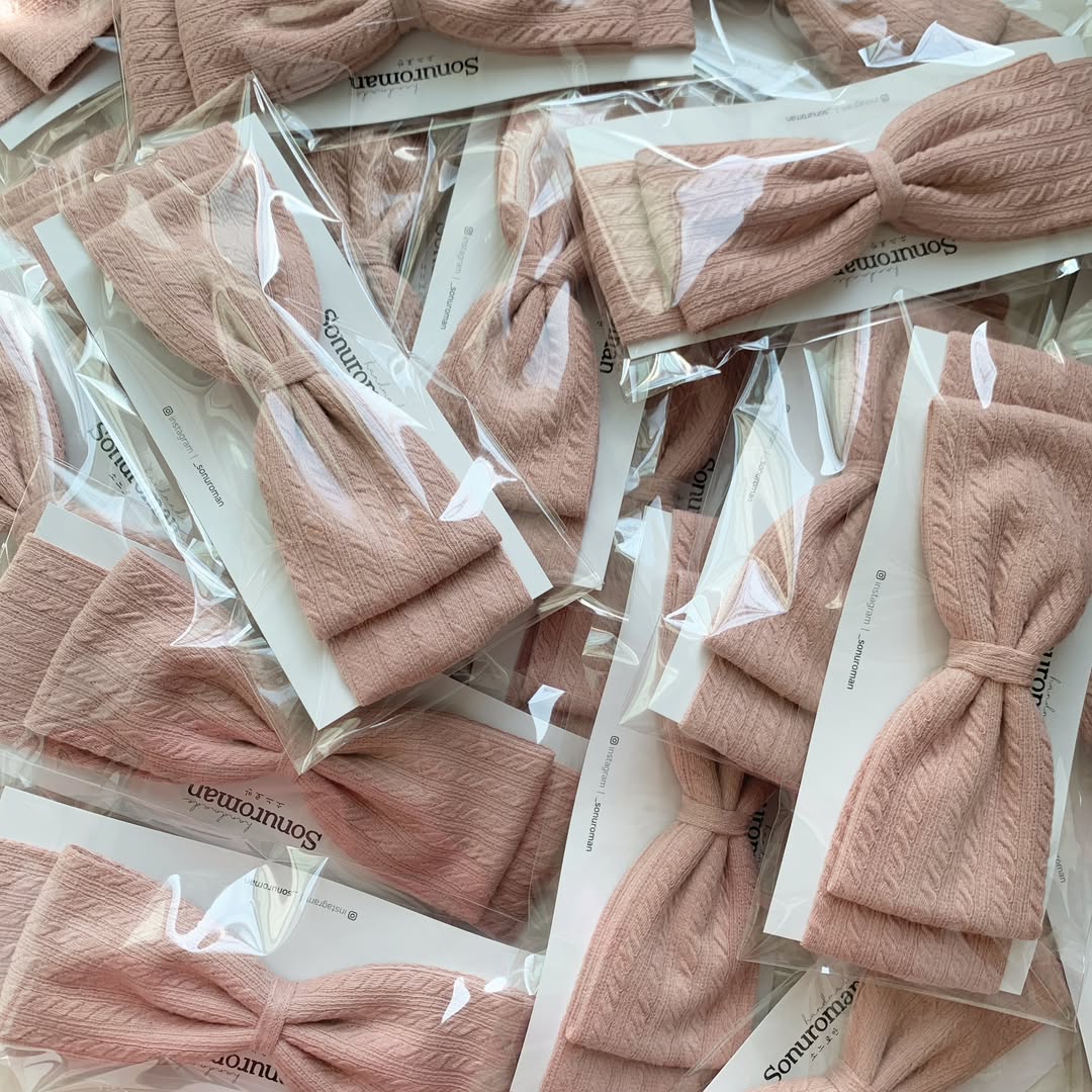 ็พ่ฒจ) ๐๐๐๐๐๐๐๐ โฟ Twisted Big Ribbon Hairband (43cm)