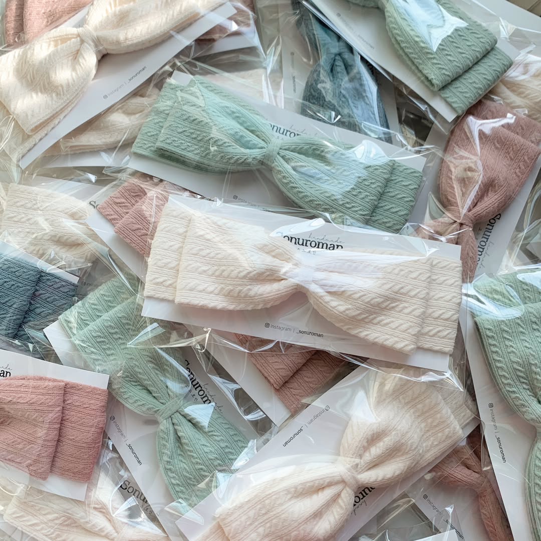 ็พ่ฒจ) ๐๐๐๐๐๐๐๐ โฟ Twisted Big Ribbon Hairband (43cm)