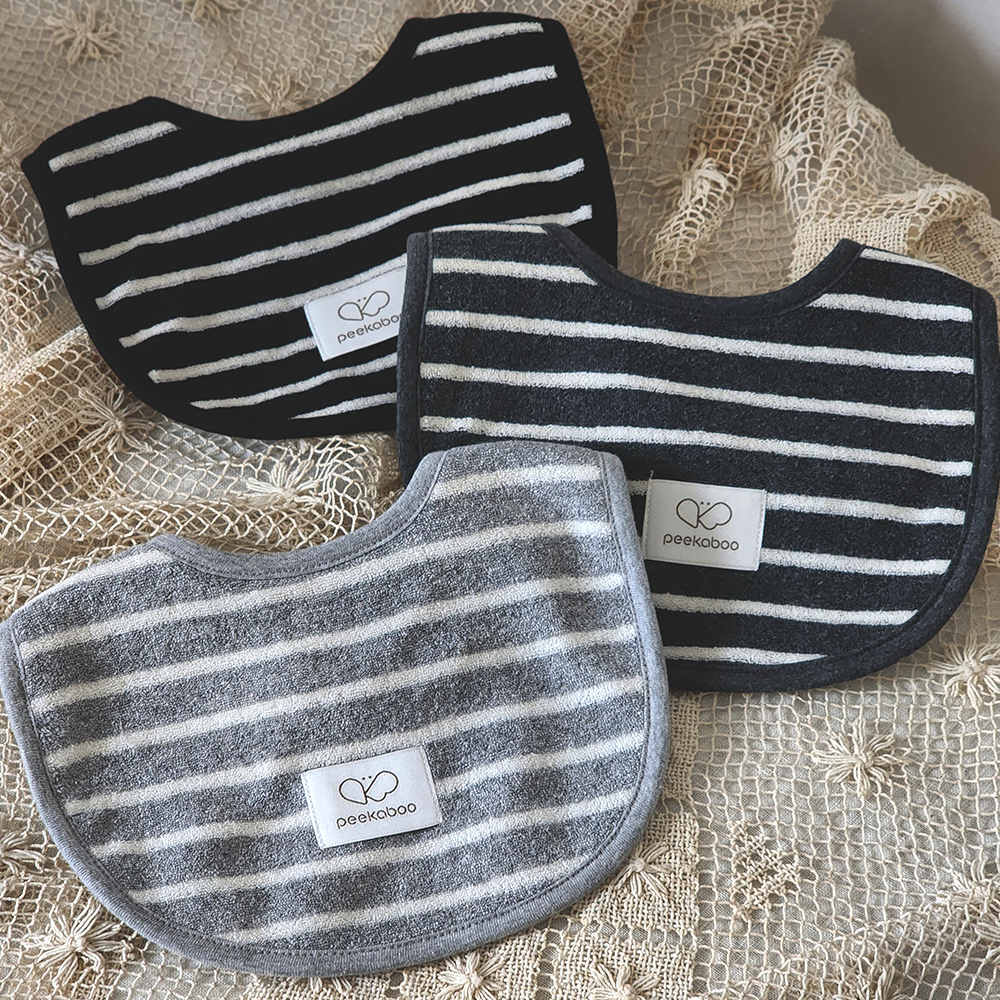 Preorder) Peekaboo Betty Bib