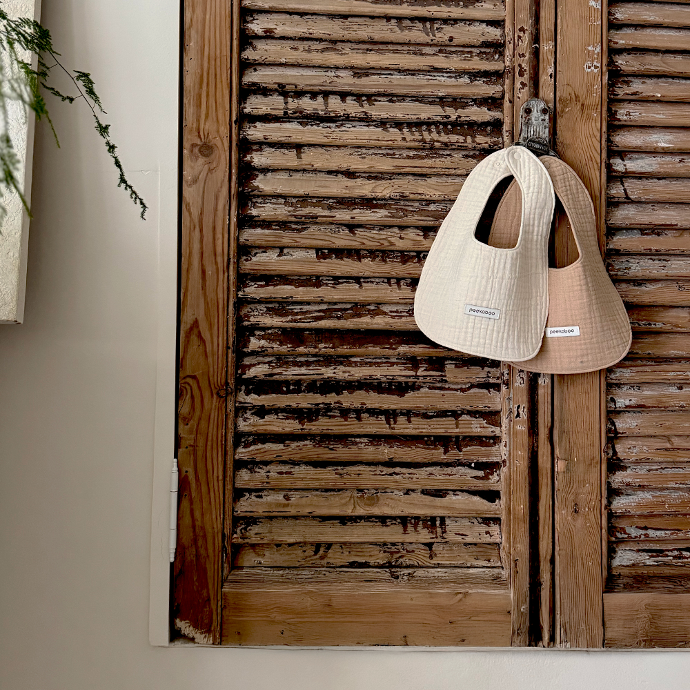 Preorder) Peekaboo Ringkle Bib