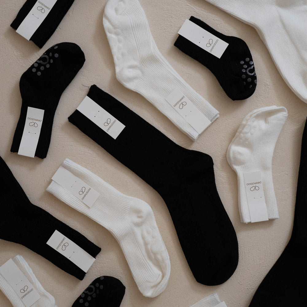 Preorder) Peekaboo Mood Socks