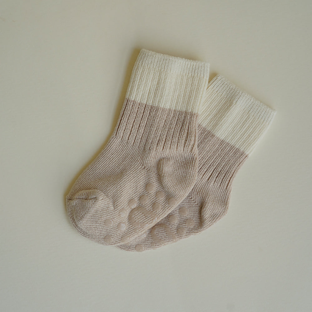 Preorder) Peekaboo Daisy Socks