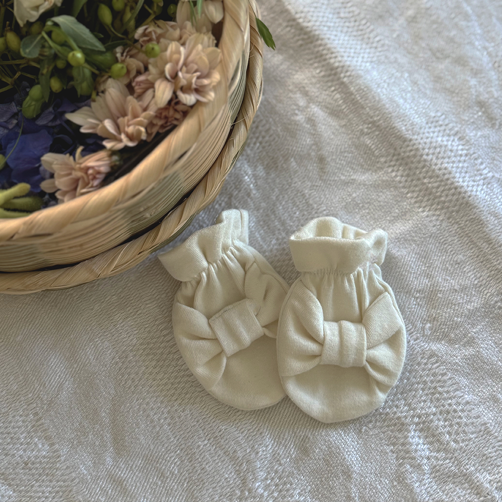 Preorder) Peekaboo Newborn Ribbon Hand Wrap