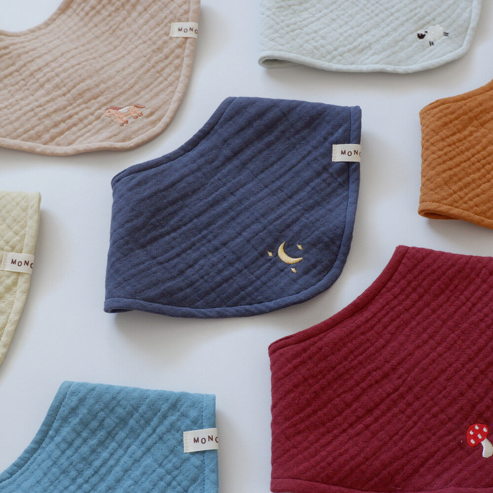 MONOLEIM Motif Scarf Bib