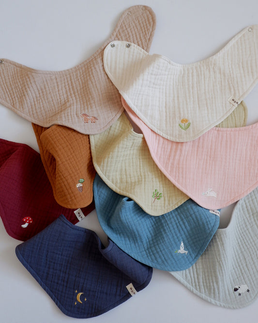 MONOLEIM Motif Scarf Bib