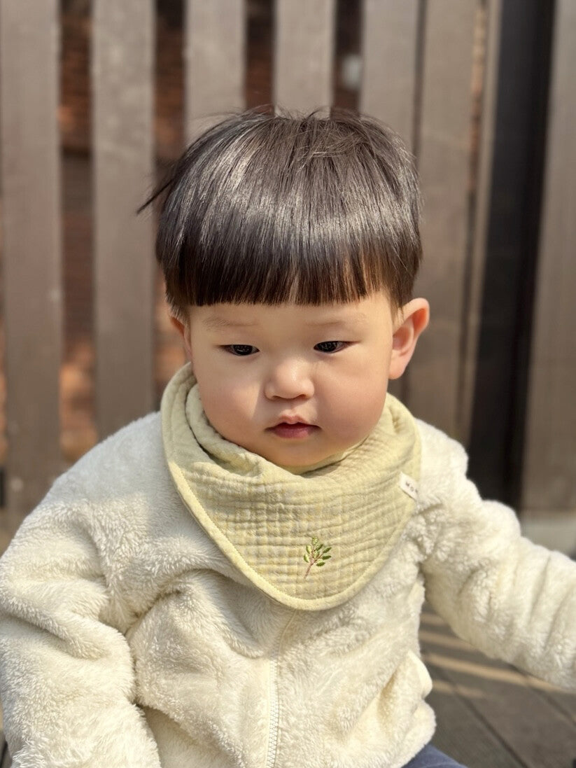 MONOLEIM Motif Scarf Bib