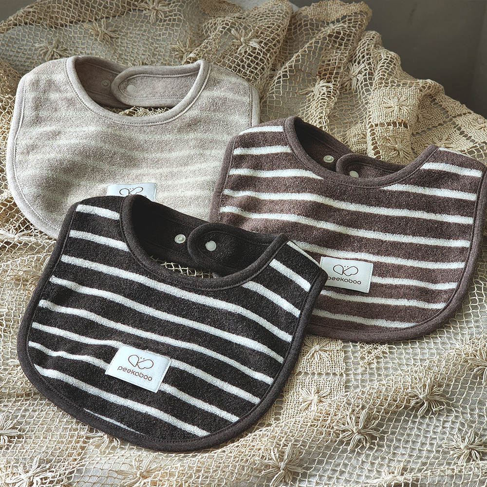 Preorder) Peekaboo Betty Bib