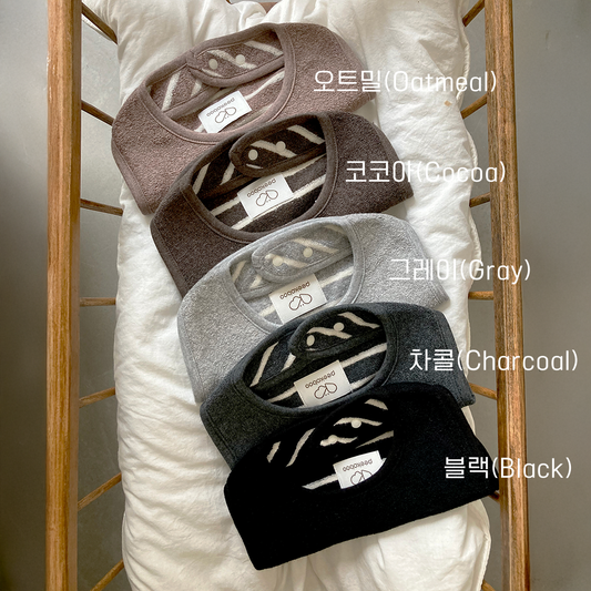 Preorder) Peekaboo Betty Bib