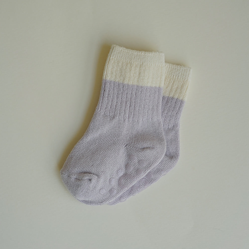 Preorder) Peekaboo Daisy Socks