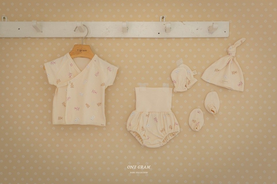1GRAM 1그램 /小清新系列 🤍 Bobo Top and Bottom set with Hand & foot wraps 4件套