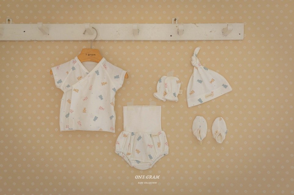 1GRAM 1그램 /小清新系列 🤍 Bobo Top and Bottom set with Hand & foot wraps 4件套