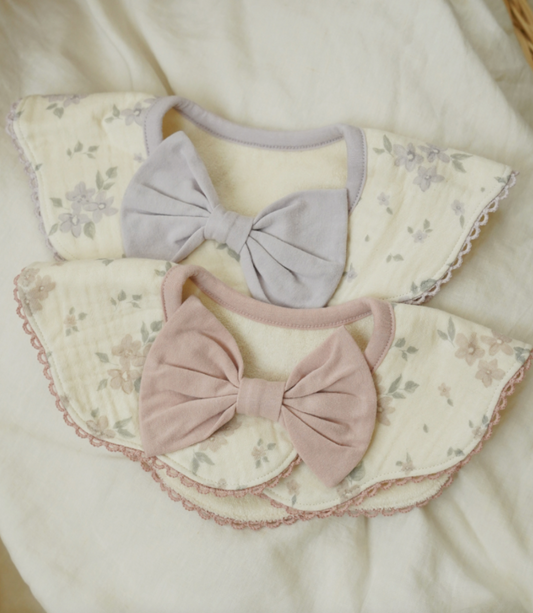 Preorder) Peekaboo Blooming Bib
