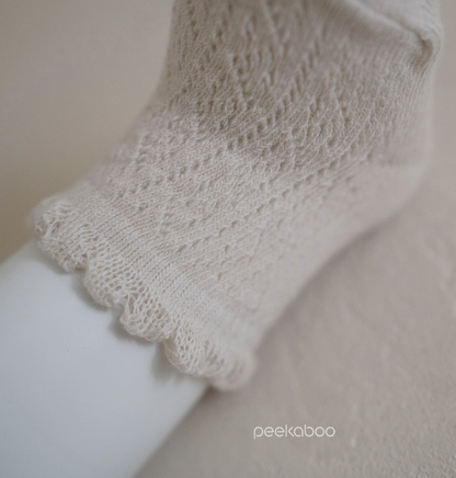 Preorder) Peekaboo Monds Socks