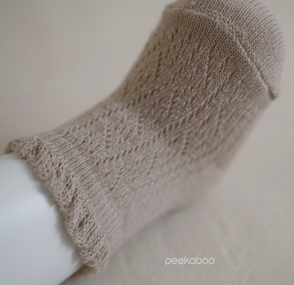 Preorder) Peekaboo Monds Socks