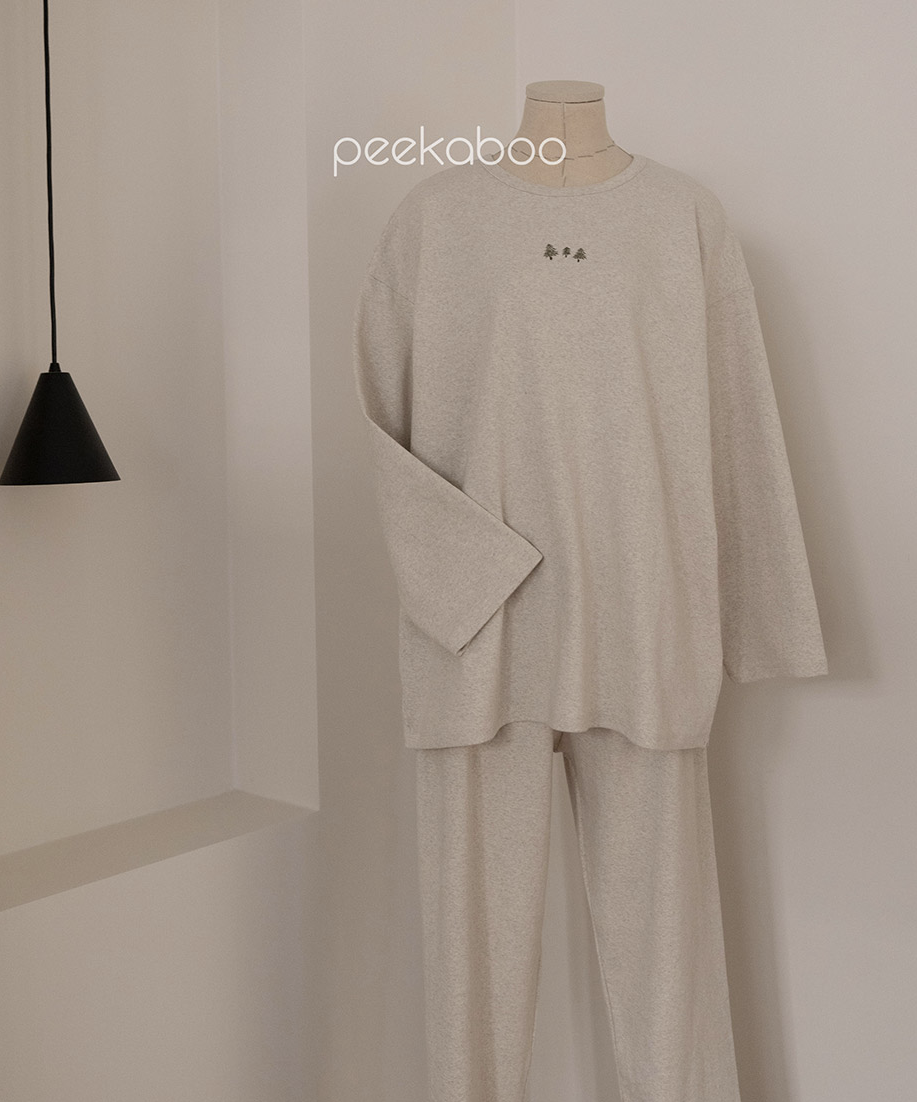 Preorder) Peekaboo / Winter Santa Pajama Dad