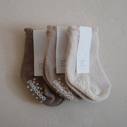 Preorder) Peekaboo Monds Socks