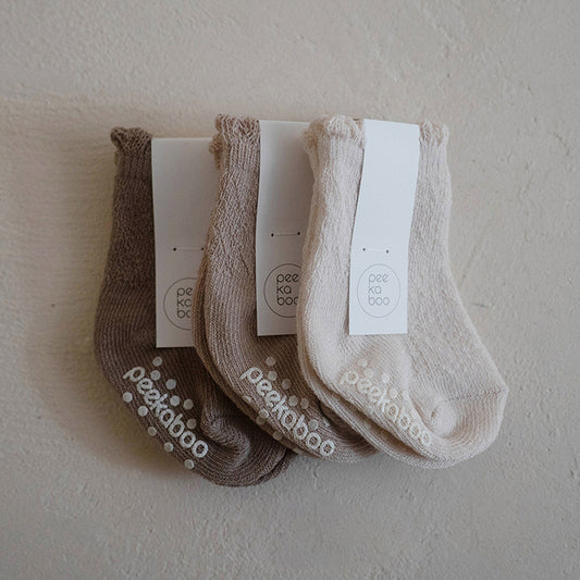 Preorder) Peekaboo Monds Socks