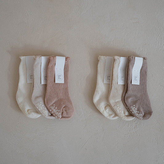 Preorder) Peekaboo Flower Knee Socks