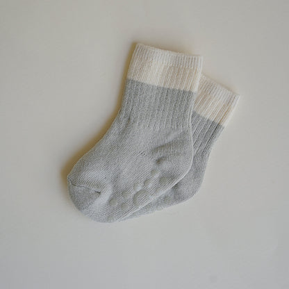 Preorder) Peekaboo Daisy Socks
