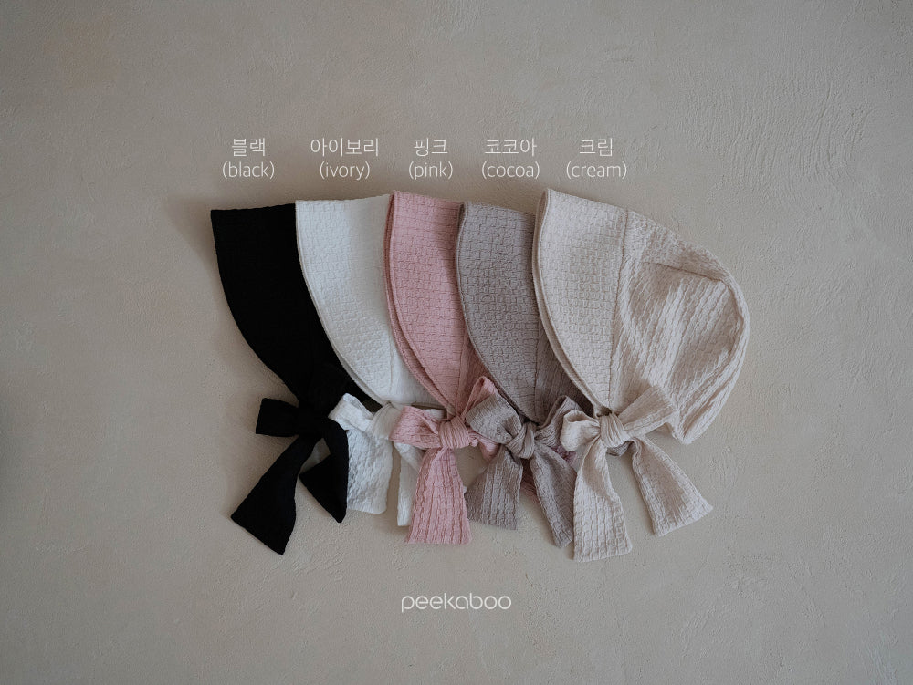 Preorder) Peekaboo / Irene Bonnet