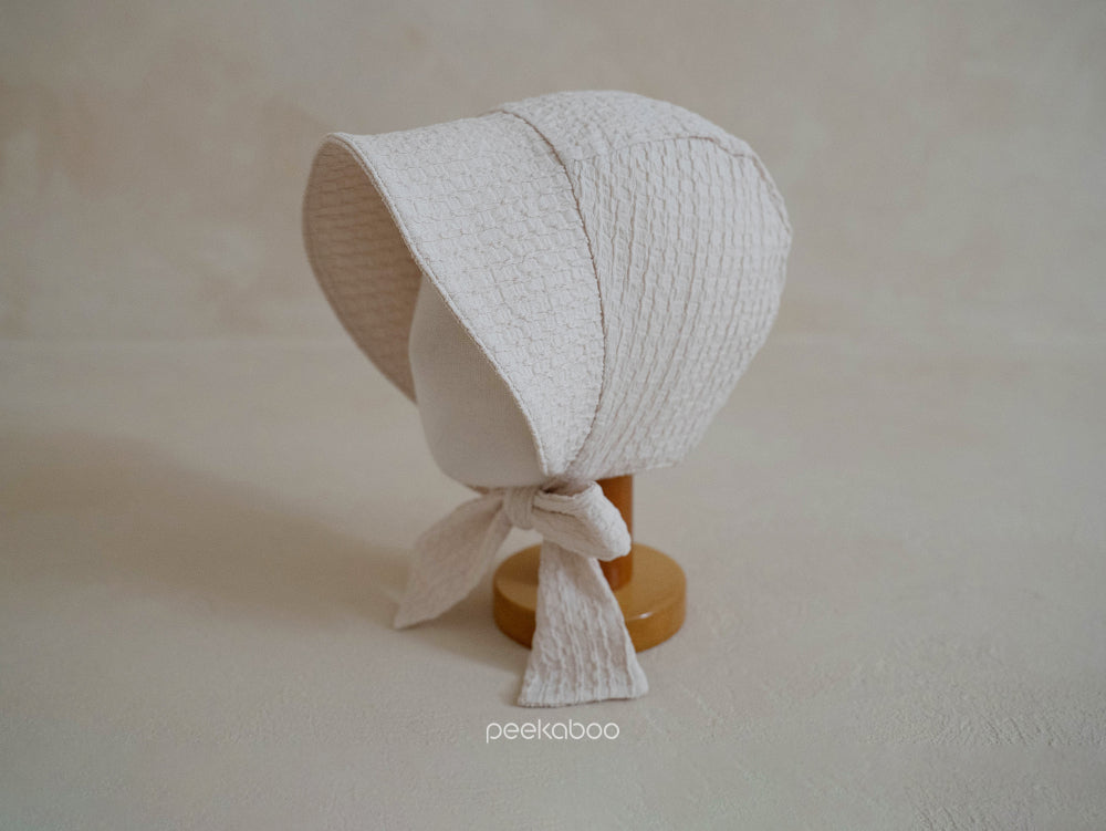 Preorder) Peekaboo / Irene Bonnet