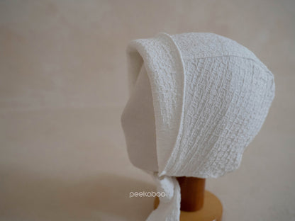 Preorder) Peekaboo / Irene Bonnet
