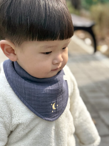MONOLEIM Motif Scarf Bib